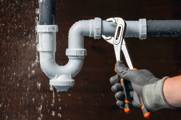Professional Leak Detection technician working in Glen Saint Mary, FL